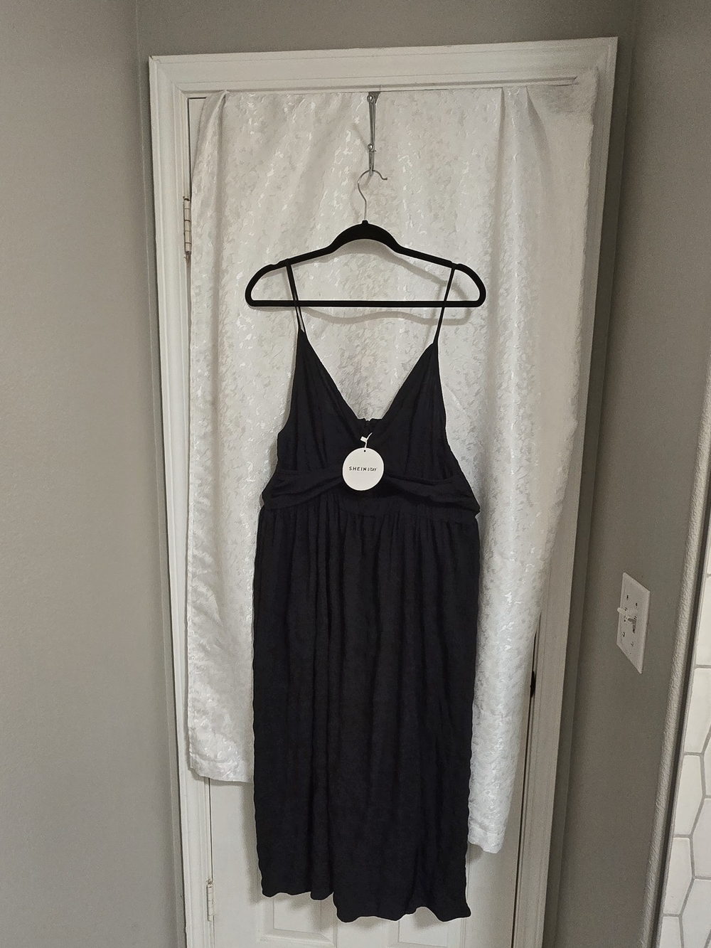 SHEIN Black Sleeveless V-Neck Midi Dress